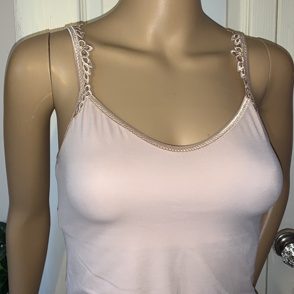 HANA Nude skin tone hidden shelf bra cami slip tank top M - Picture 2 of 10